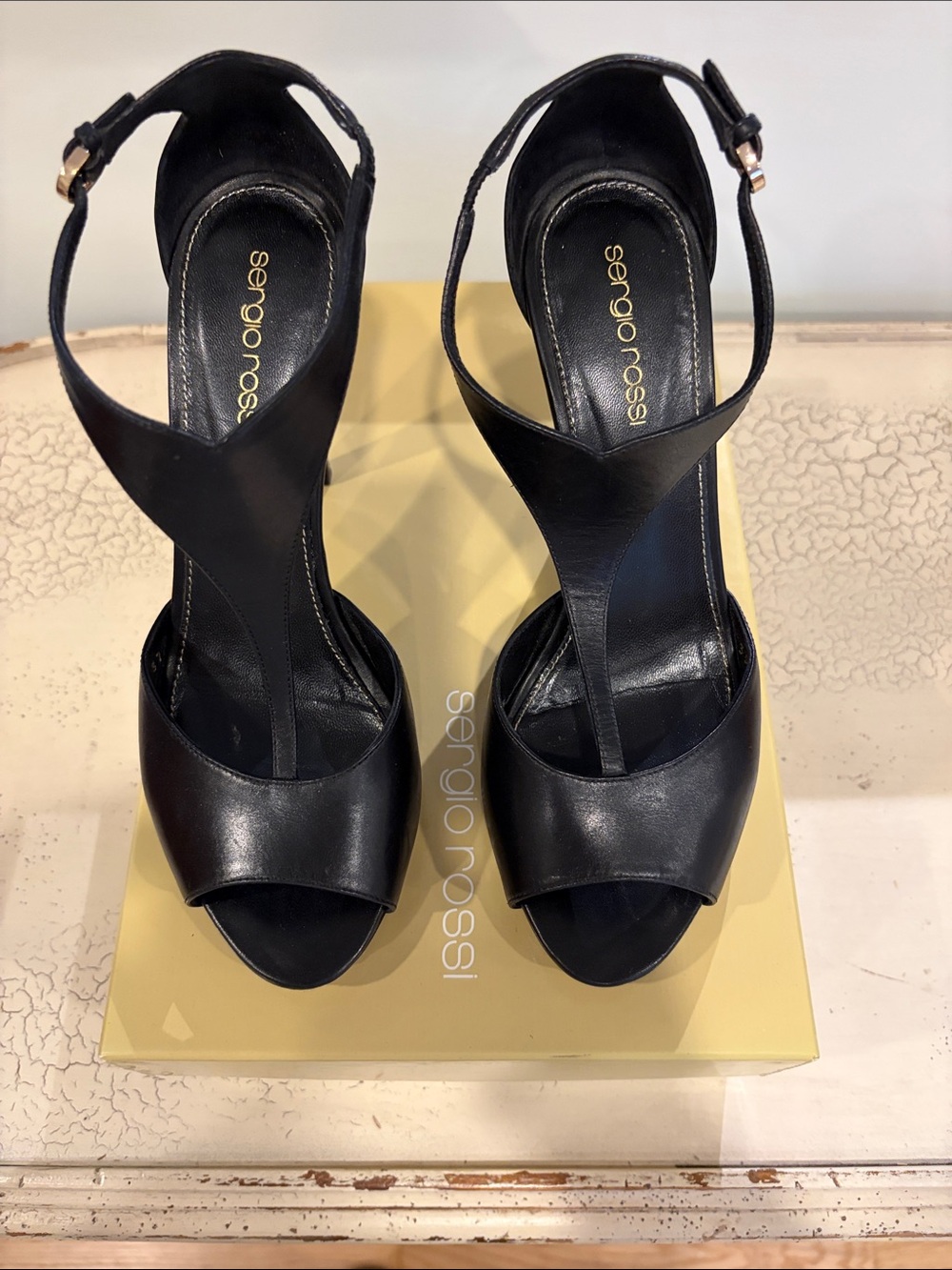 Sergio Rossi Black Leather T-Strap Open-Toe Sandals